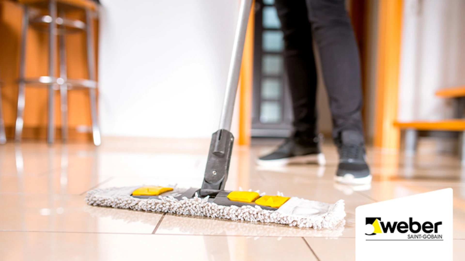 Consejos para evitar gastar más esfuerzo en la limpieza de pisos